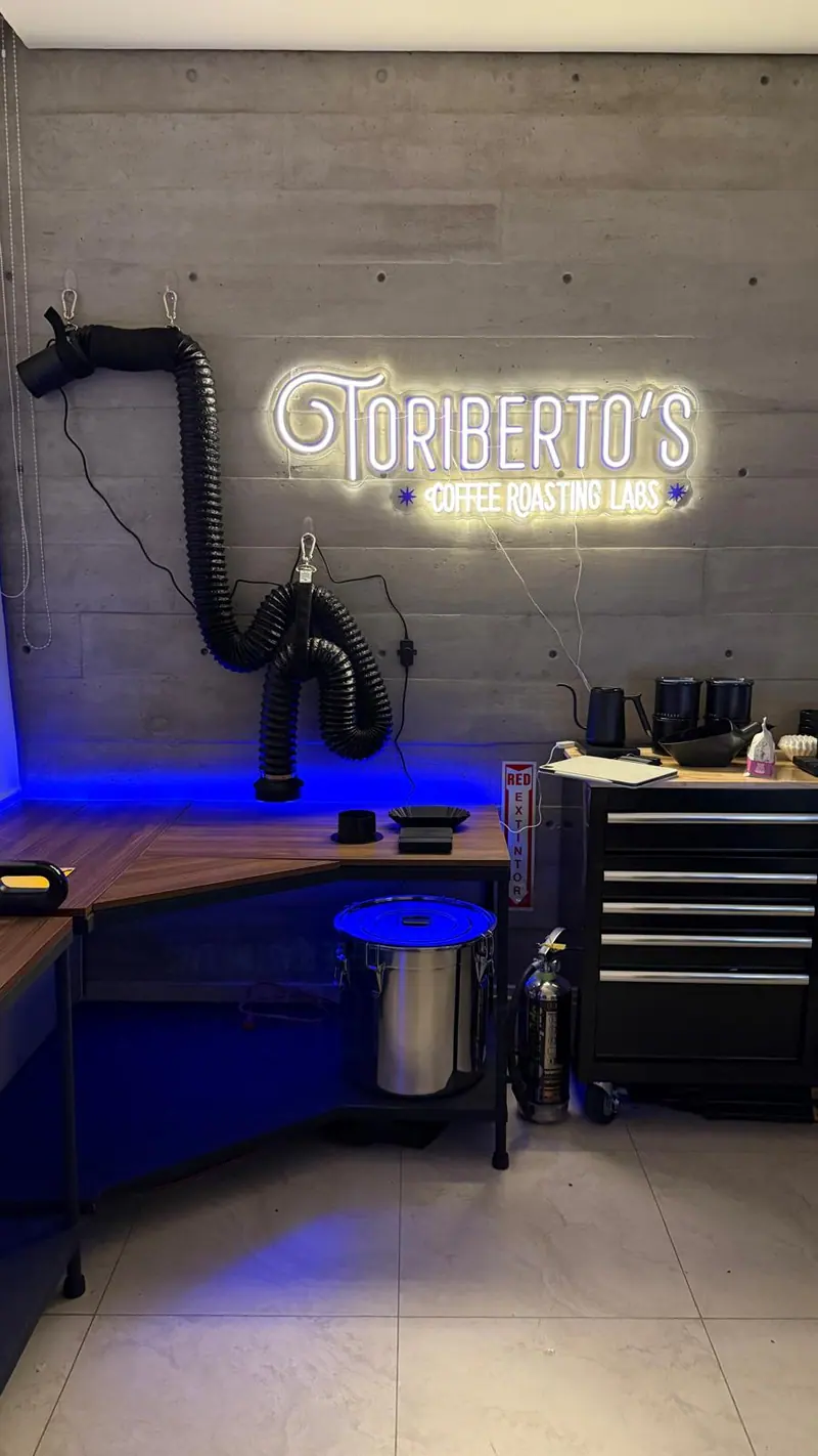 Toriberto's — Table and equipment arrived